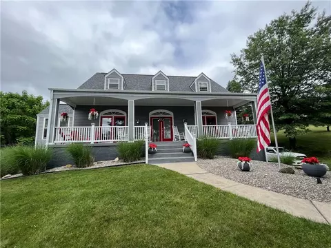 1035 New London Dr, Greensburg, PA 15601