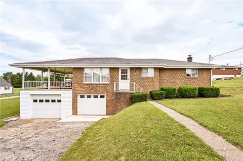 1585 E Laurel Cir, Mount Pleasant, PA 15666