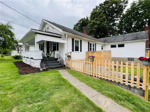 1645 Katherine St, New Castle, PA 16105