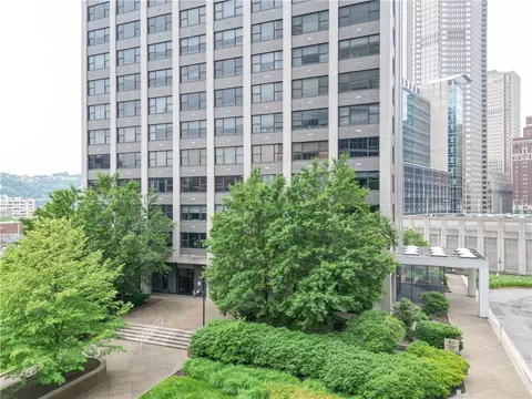 112 Washington Pl #4D, Pittsburgh, PA 15219