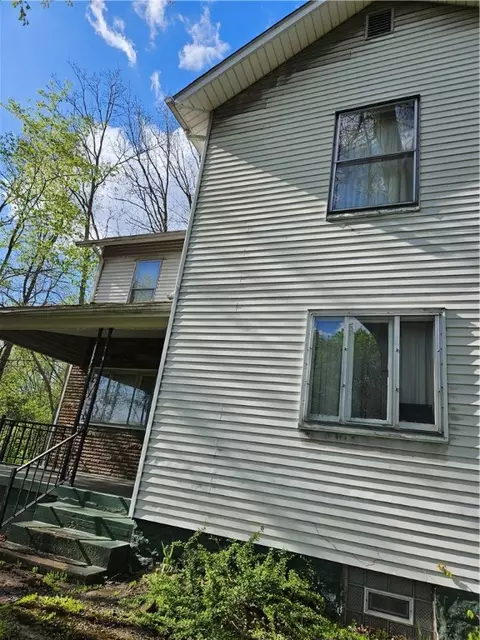563 E Long Ave, New Castle, PA 16101