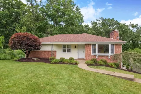 207 Chapel Ridge Dr, Glenshaw, PA 15116