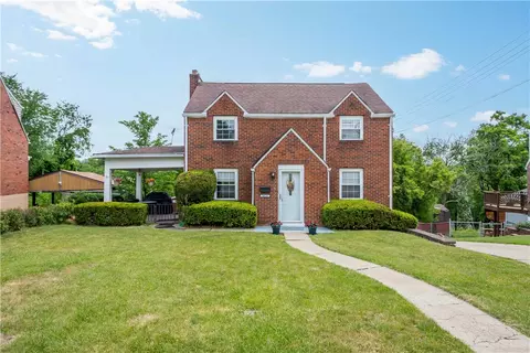 4829 Brierly Dr E, West Mifflin, PA 15122
