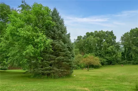 46 Highland Dr, Mcdonald, PA 15057