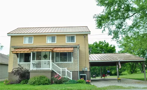 131 Oak St, Yukon, PA 15698
