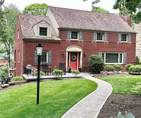 809 Eisenhower Dr, Pittsburgh, PA 15228