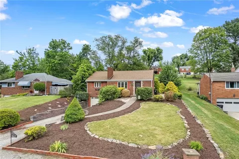 527 Patterson Rd, Bethel Park, PA 15102