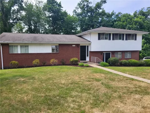 616 Woodburn Ln, Greensburg, PA 15601