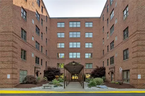 3885 Brookside Ln #401, Murrysville, PA 15668