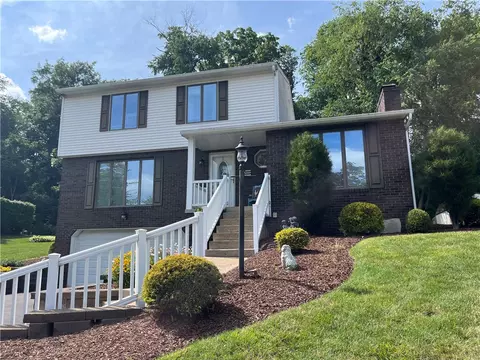 9237 Wedgewood Dr, Pittsburgh, PA 15239