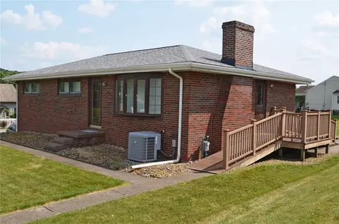 2124 Spring Ave, Ford City, PA 16226