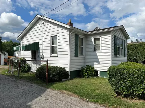 745 Earl Ave, New Kensington, PA 15068
