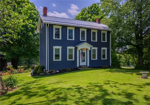2540 Conway Wallrose Rd, Freedom, PA 15042