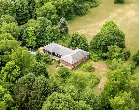119 Campbell Dr, Clinton, PA 15026
