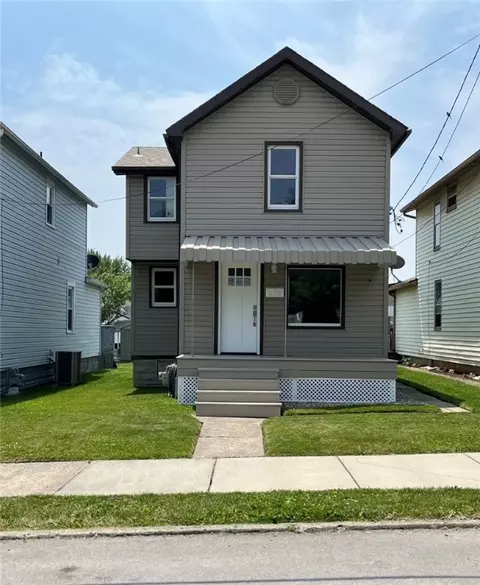 529 Hazel Ave, Ellwood City, PA 16117