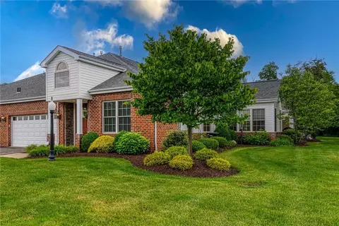1403 Union Ct, Valencia, PA 16059