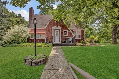 126 Frederick Dr, Ambridge, PA 15003