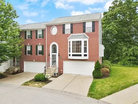 10561 Timber Edge Dr, Wexford, PA 15090