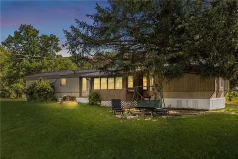 216 Lakeview Cir, Valencia, PA 16059