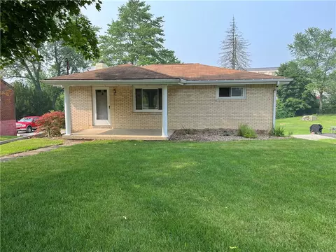 120 Rosemont Dr, Moon, PA 15108