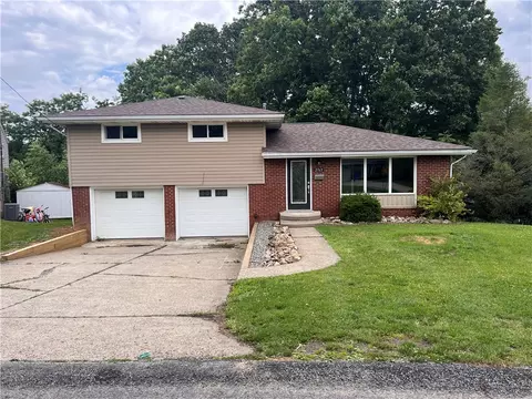 2765 Hastings Dr, Lower Burrell, PA 15068
