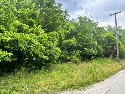 609 Laureldale, Grindstone, PA 15442