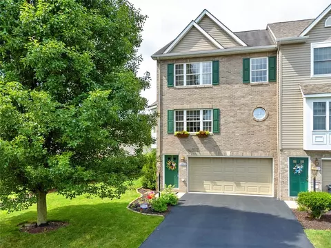 2012 Ashburn Ct, Jeannette, PA 15644