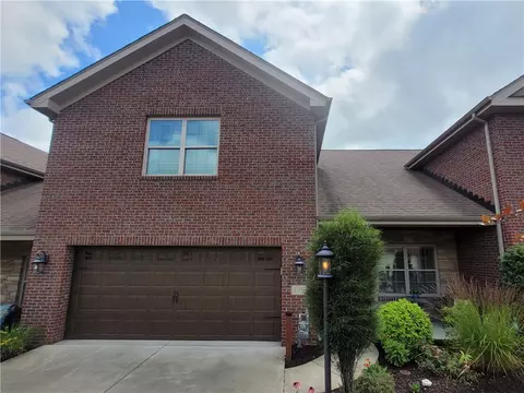 105 Chambers, Washington, PA 15301