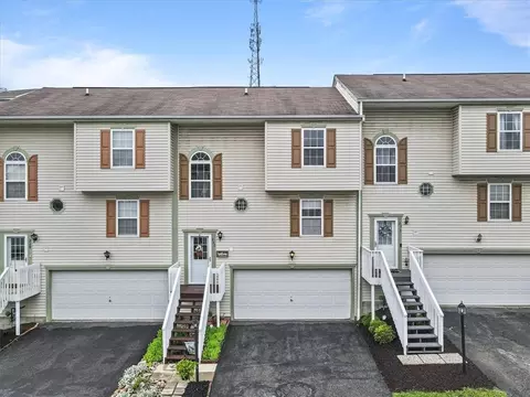 230 Scenic Hill Dr, Carnegie, PA 15106