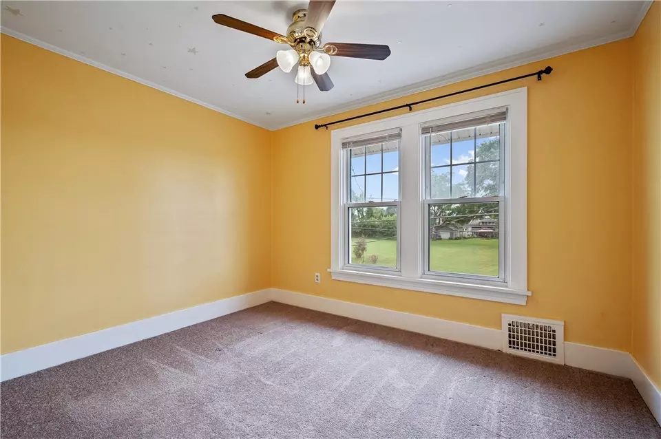  311 S Vine St, Carmichaels, PA 15320 photo 18