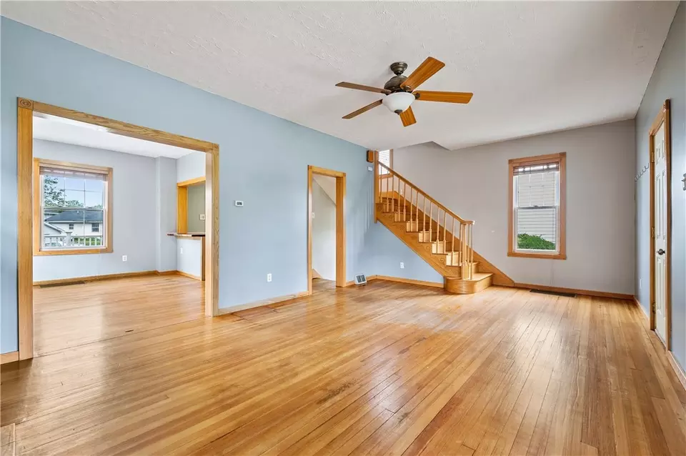  311 S Vine St, Carmichaels, PA 15320 photo 6