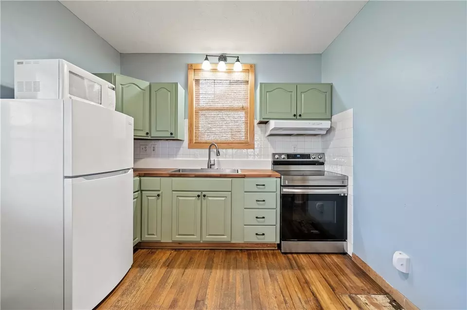  311 S Vine St, Carmichaels, PA 15320 photo 13