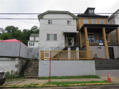718 Ridge Ave, Mckees Rocks, PA 15136