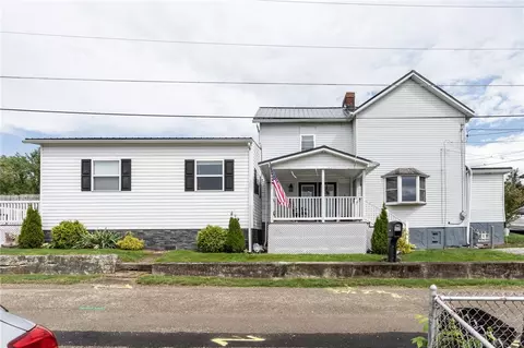 5 Highland Ave, Dunbar, PA 15431