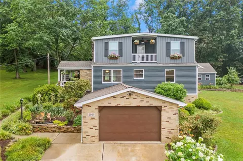 2947 Chautauqua St, Gibsonia, PA 15044