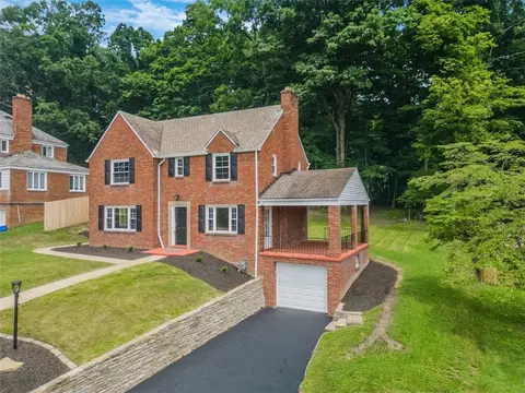 129 Sylvania Dr, Pittsburgh, PA 15236