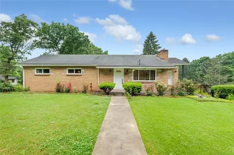 44 Circle Dr, Burgettstown, PA 15021