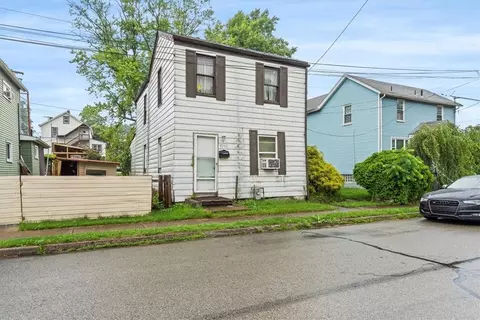 1742 Washington St, Heidelberg, PA 15106