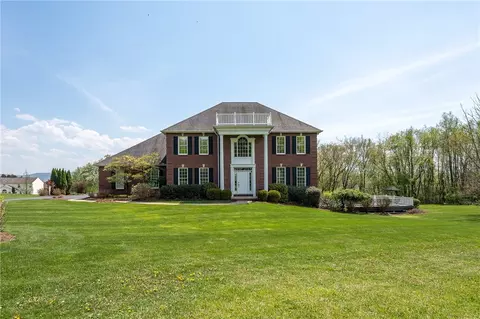 192 Meadow Spring Rd, Greensburg, PA 15601