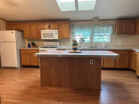 45 Pine Cir, Apollo, PA 15613 photo 4