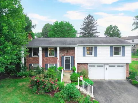 2583 Giant Oaks Dr, Pittsburgh, PA 15241