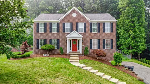 180 Birchwood Way, Irwin, PA 15642