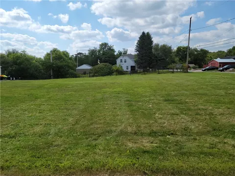 26 Edgewood Ave, Aliquippa, PA 15001