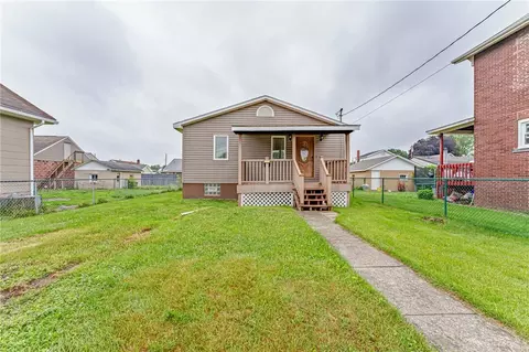 1219 Dallas Ave, Natrona Heights, PA 15065