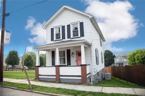 426 4th St, Smithton, PA 15479
