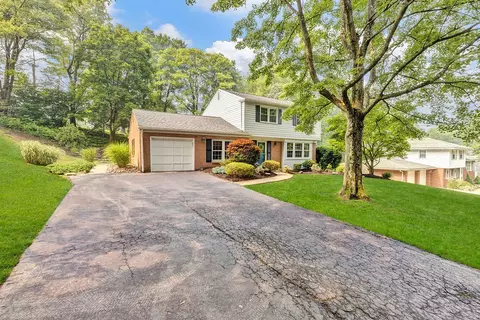 113 Sandra Dr, Beaver Falls, PA 15010