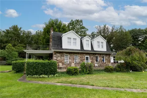 518 Three Mile Hl, Mount Pleasant, PA 15666
