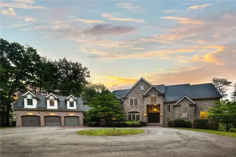26 Burke Rd, Cranberry Township, PA 16066