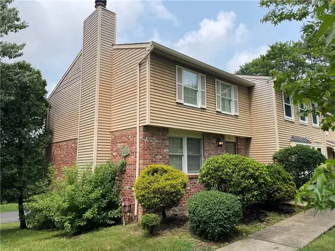 271 Quail Run Rd, Venetia, PA 15367