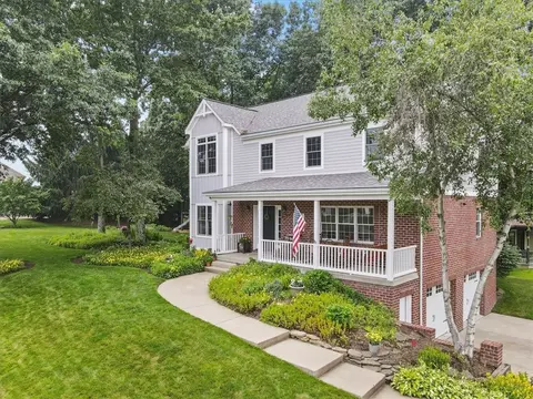 402 Meadowlark Ln, Gibsonia, PA 15044